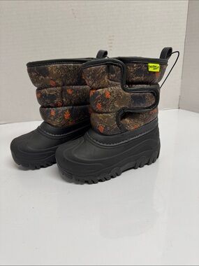 Western Chief Kids Brown Camo Snow Boots with Orange Leaf Accents